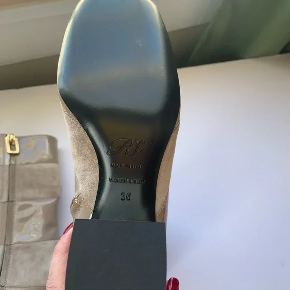 Roger Vivier beige suede/patent leather booties - Picture 6 of 8